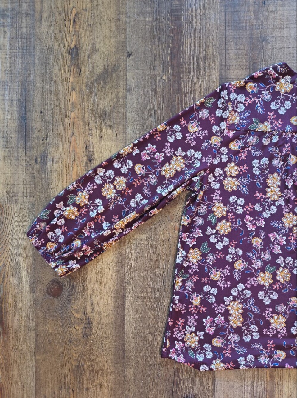 Vince Camuto Burgundy Maroon Multi Floral V-Neck Long Sleeved Office Blouse - Picture 7 of 7